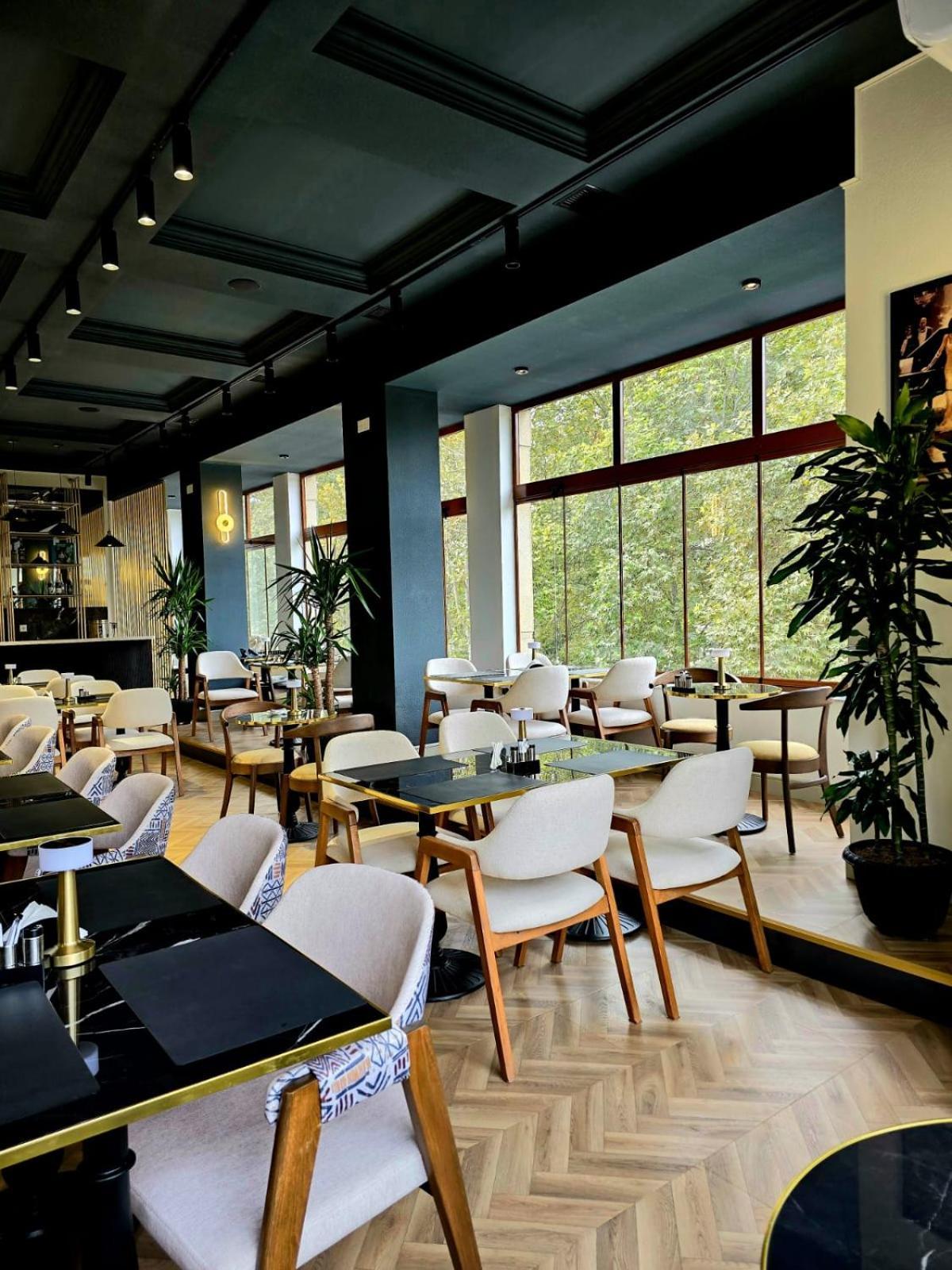Maestro Address Hotel Баку Экстерьер фото