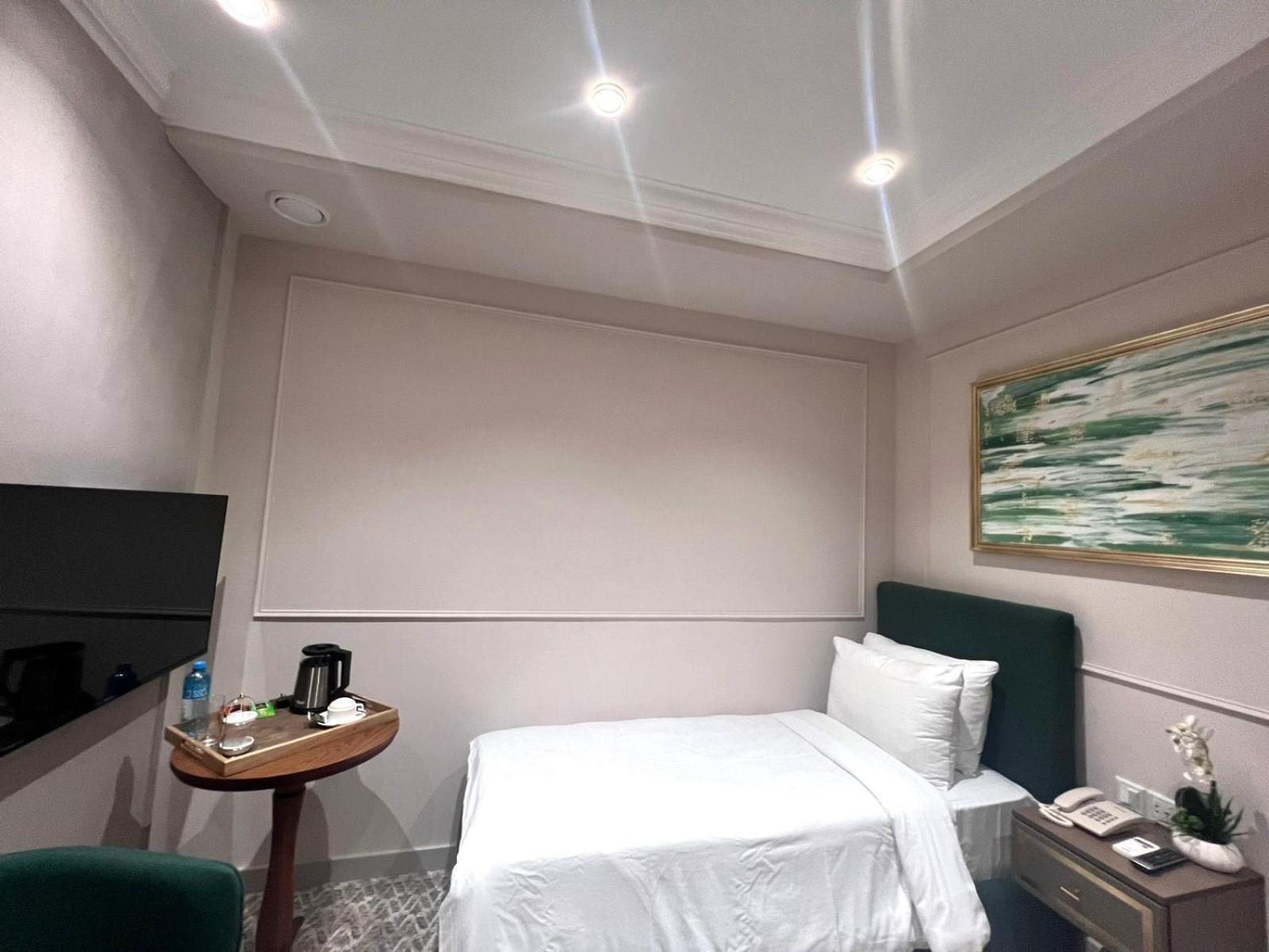 Maestro Address Hotel Баку Экстерьер фото