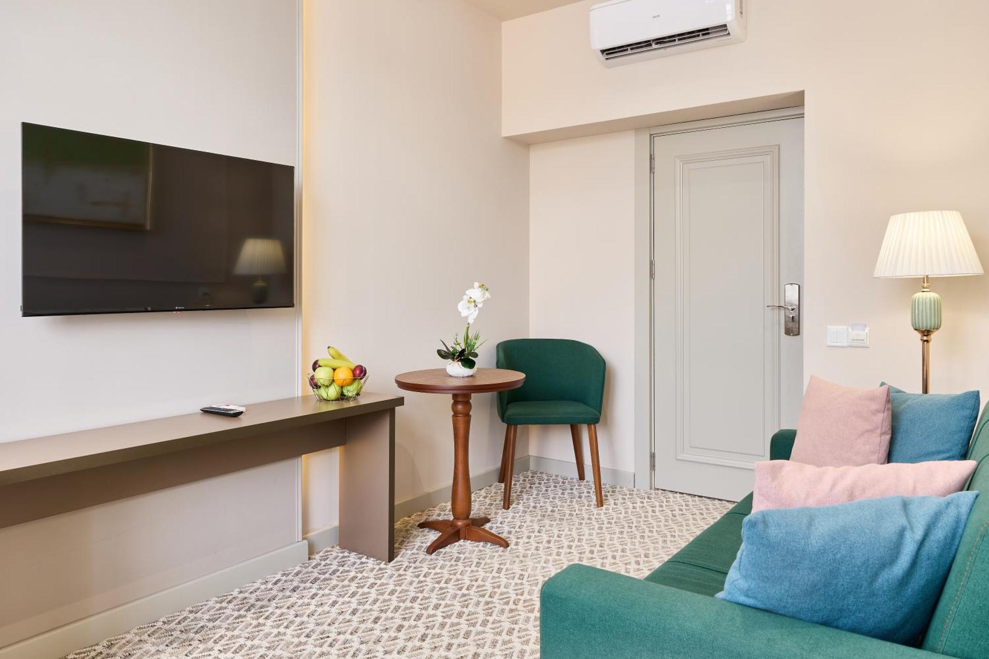 Maestro Address Hotel Баку Экстерьер фото