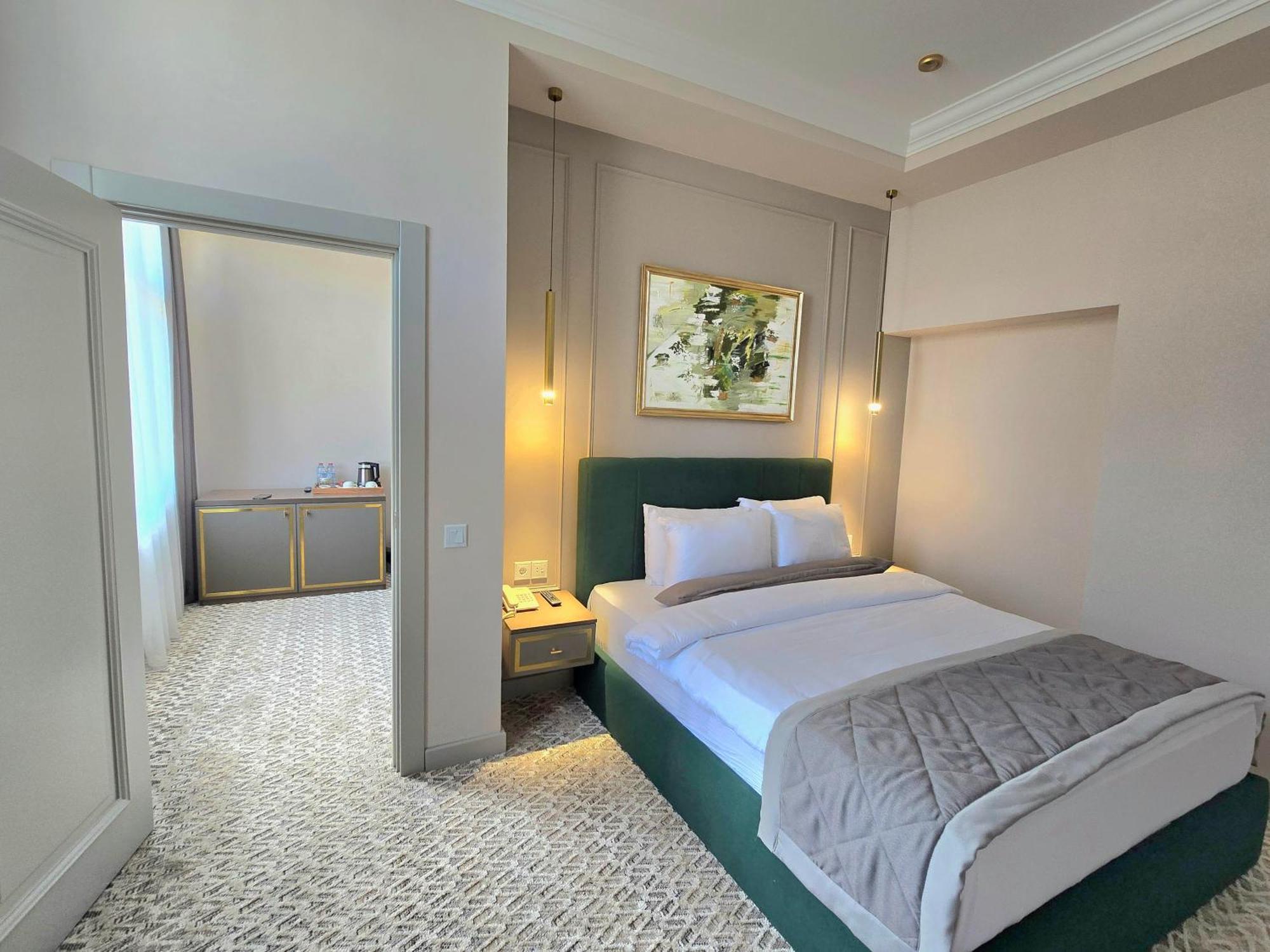 Maestro Address Hotel Баку Экстерьер фото