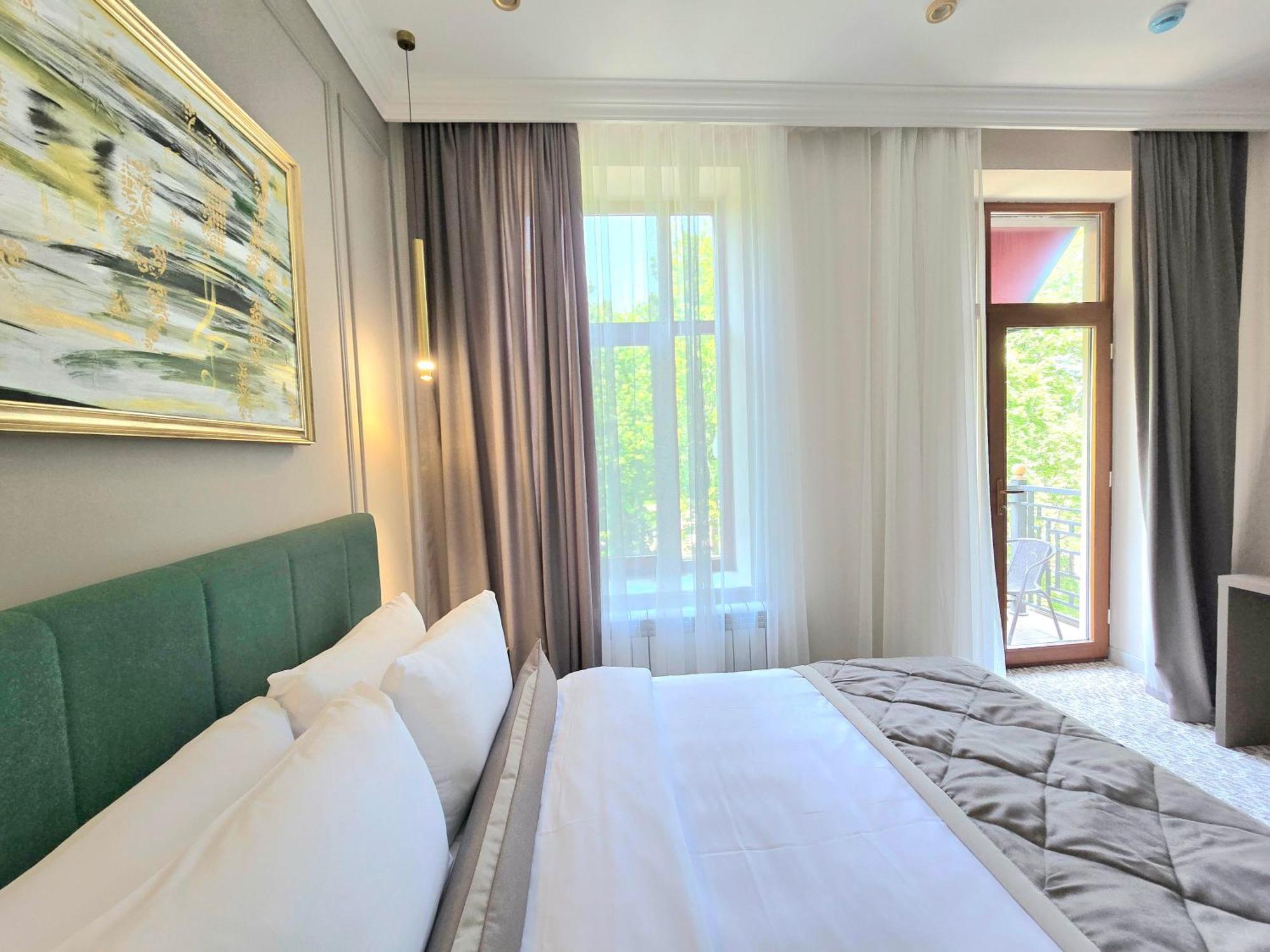 Maestro Address Hotel Баку Экстерьер фото